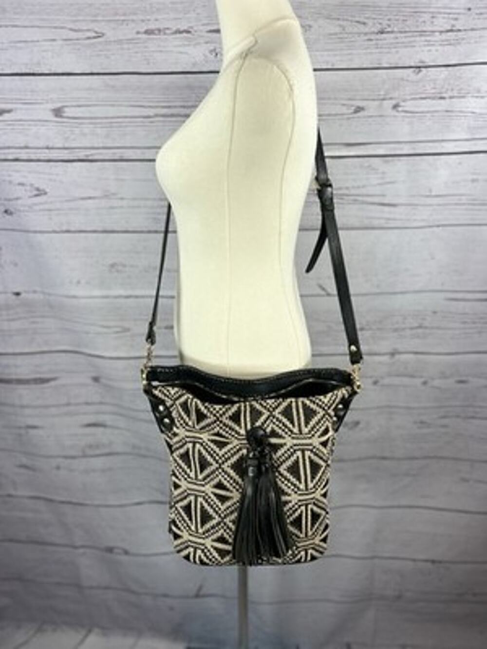 Patricia Nash Woven Straw & Leather Crossbody Bucket Bag Black Beige Tassel